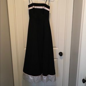 Sweet Urban Girl Prom / gown